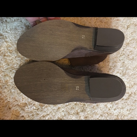 Steve Madden Leonn taupe booties! Never worn! - Picture 5 of 8